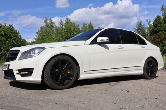 Mercedes-Benz C 350 CGI 4MATIC - 11