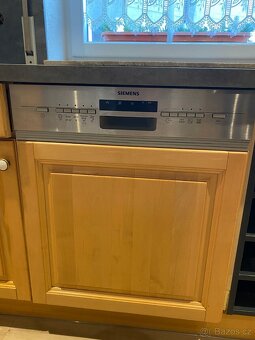 Masivní kuchyňská linka z Německa se spotřebiči - 11