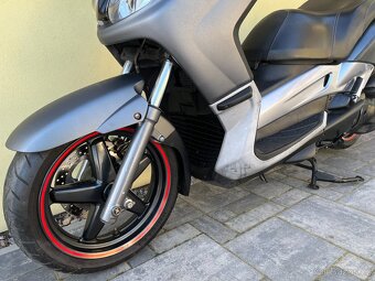 Yamaha X-MAX 125 - 11