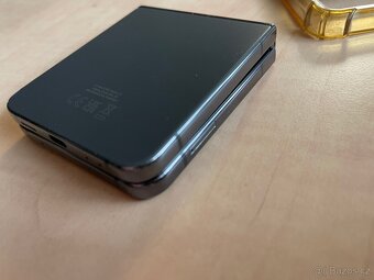 Samsung Galaxy Z Flip 4. 256Gb - 11