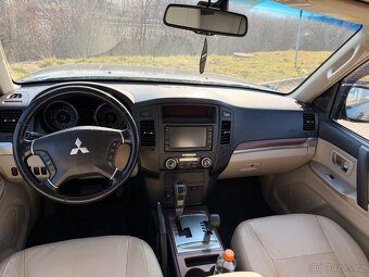 Mitsubishi Pajero - 11