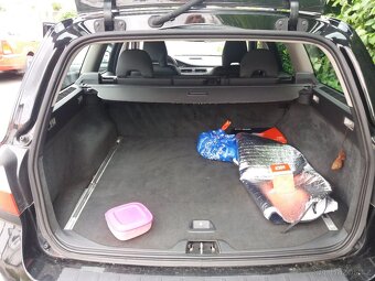 Volvo V70 2.0D 2010, černá metalíza - 11