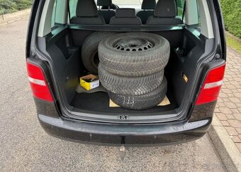 Volkswagen Touran 2,0 TDi Nová STK Tažné klima nafta - 11