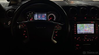 Ford S-Max 2.0Tdci 7mist DigiTacho rv2013 120Kw Kůže Panoram - 11