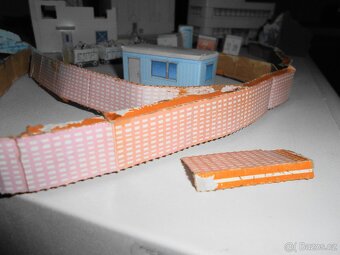 VLÁČKY ho - STAVBY, 5 KOLEJÍ - 11