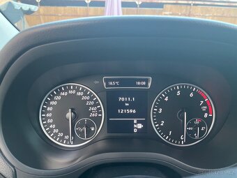 Mercedes Benz B180 - 11