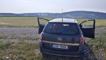 Opel Astra H Caravan 1.8 benzin 103kW - 11