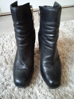 Černé polokozačky zn Guess, vel. 38 - 11