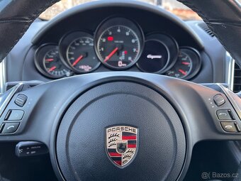 PORSCHE CAYENNE rok 2011 - 11