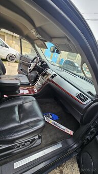 Cadillac Escalade ESV - 11