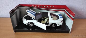 Modely aut 1/24 - Motormax 1 - 11