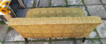 Divan, křeslo a stolek - 11