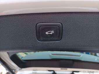 MG EHS PHEV Luxury 1.5 190kW AUT. 60tkm Panorama Virtual LED - 11