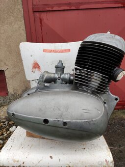 JAWA 250/353 r.v. 1955 -  půlbuben - motor - 11
