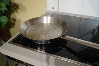 Nerezový vestavný sporák Siemens HE761560, lyžiny - 11