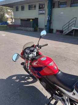 Honda CBR125R - 11