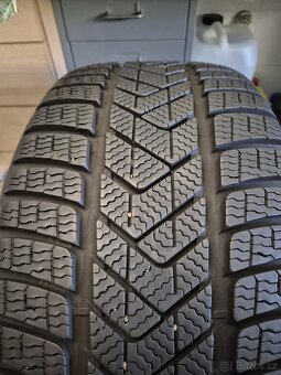 Zimní pneu Pirelli Sottozero 3 235/45/18 - 11