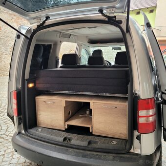 obytná vestavba Pick-up MPV spací vestavba - 11