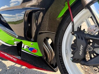 Kawasaki zx6r 2010 - 11