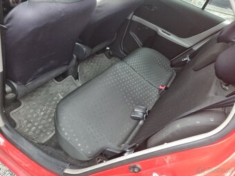 Toyota Yaris, 1.3 VVTi 64kw 1.majitel Klima - 11