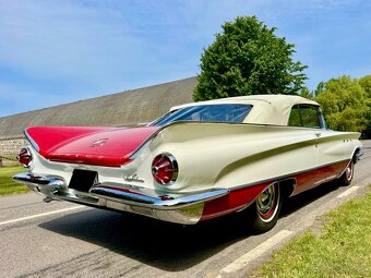 1960 Buick Lesabre Convertible - 11