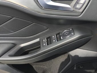 Ford Focus Combi 1,5 TDi, 88 kW, head-up display - 11