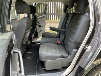 Volkswagen Touran 2.0 TDi Highline DSG 7 MÍST - 11