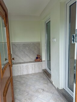 Prodej rodinného domu s kadeřnictvím - 11