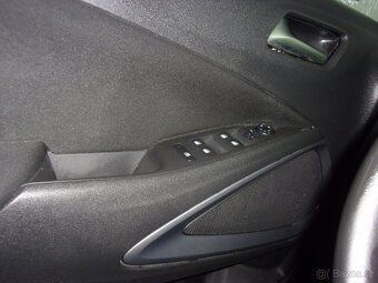Opel Crossland X 1,6d 100 - 11