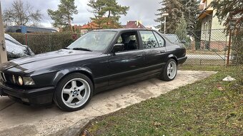 BMW E32 730i MANUÁL - 11