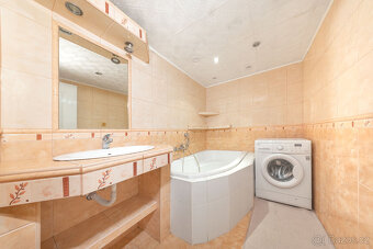 Prodej bytu Karlovy Vary 2+1, 70 m2 - 11