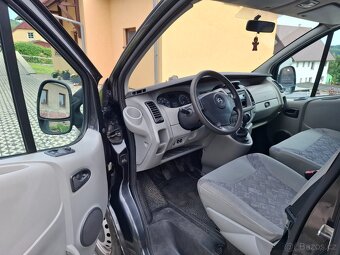 Opel Vivaro 1.9 CDTI 74 kW r.v. 11/2005 9 míst - 11