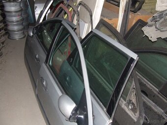 Prodám Plechařinu / Karosářské díly na starší Fordy - 11