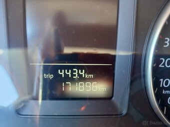 VW Caddy 1.6 TDI, bez koroze, klima, tažné - 11