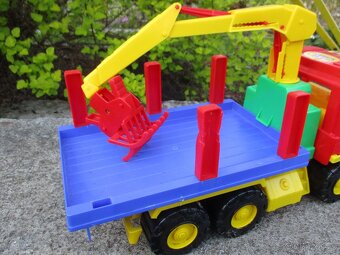 2x PLASTOVÉ AUTÍČKO - NÁKL. LITTLE TIKES a LESOVŮZ CAVALLINO - 11