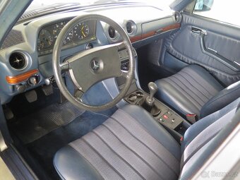 Mercedes-Benz W123 3.0D pohřební vůz, TOP STAV - 11