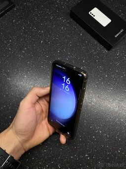 Prodám Samsung Galaxy S23 - 256 GB,bílý - 11