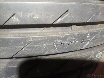 Elektrony Toyota s pneu R16 - 11