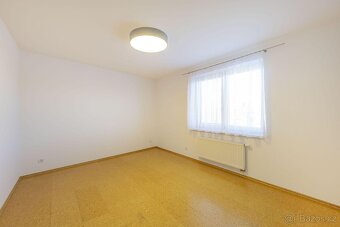 Pronájem řadového rodinného domu Spojil - 11