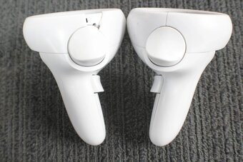 Oculus Quest 2 (128GB) - 11