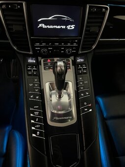 Porsche Panamera 420PS, Sportovní Volant - 11