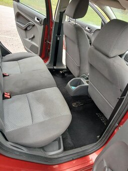 Ford Focus kombi 1,6 ;74KW,benzín,r.v 2007 - 11