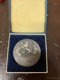 medaile a řády - 11