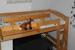 rozkládací patrová postel, horní spaní z masivu FIJA V - 11