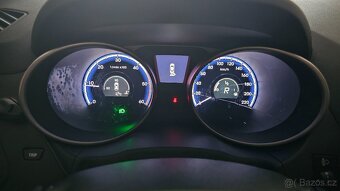 Hyundai IX 35 4x4 2.0 CRDi, automat, tažné, servisované - 11