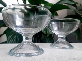 Skleněné poháry, misky, sklenice na kávu a jiné.. - 11