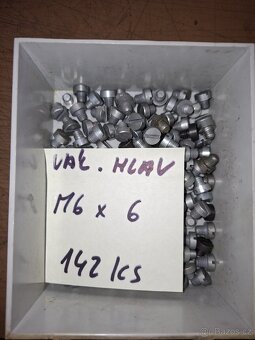 Spojovací materiál šrouby, nýty - 11