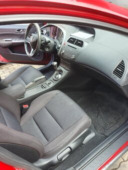 Honda Civic 8 - po velkém servise, nová STK, tažné zařízení - 11