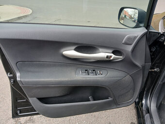 Toyota Auris 1.6i 97Kw KLIMA serviska - 11