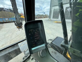 Kolový otočný bagr VOLVO 160C - 11